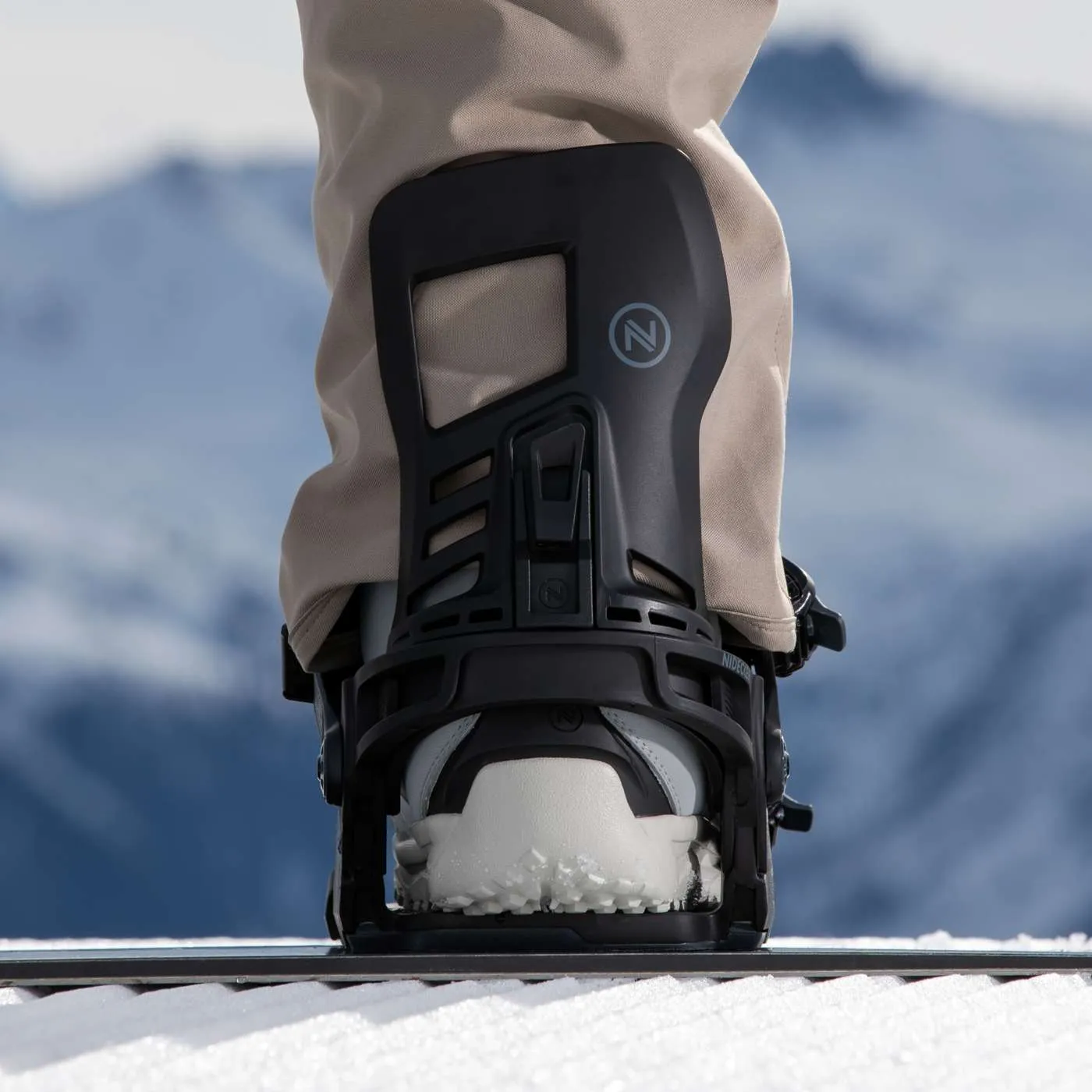 Niedecker Muon-X fixation snowboard asymétrique