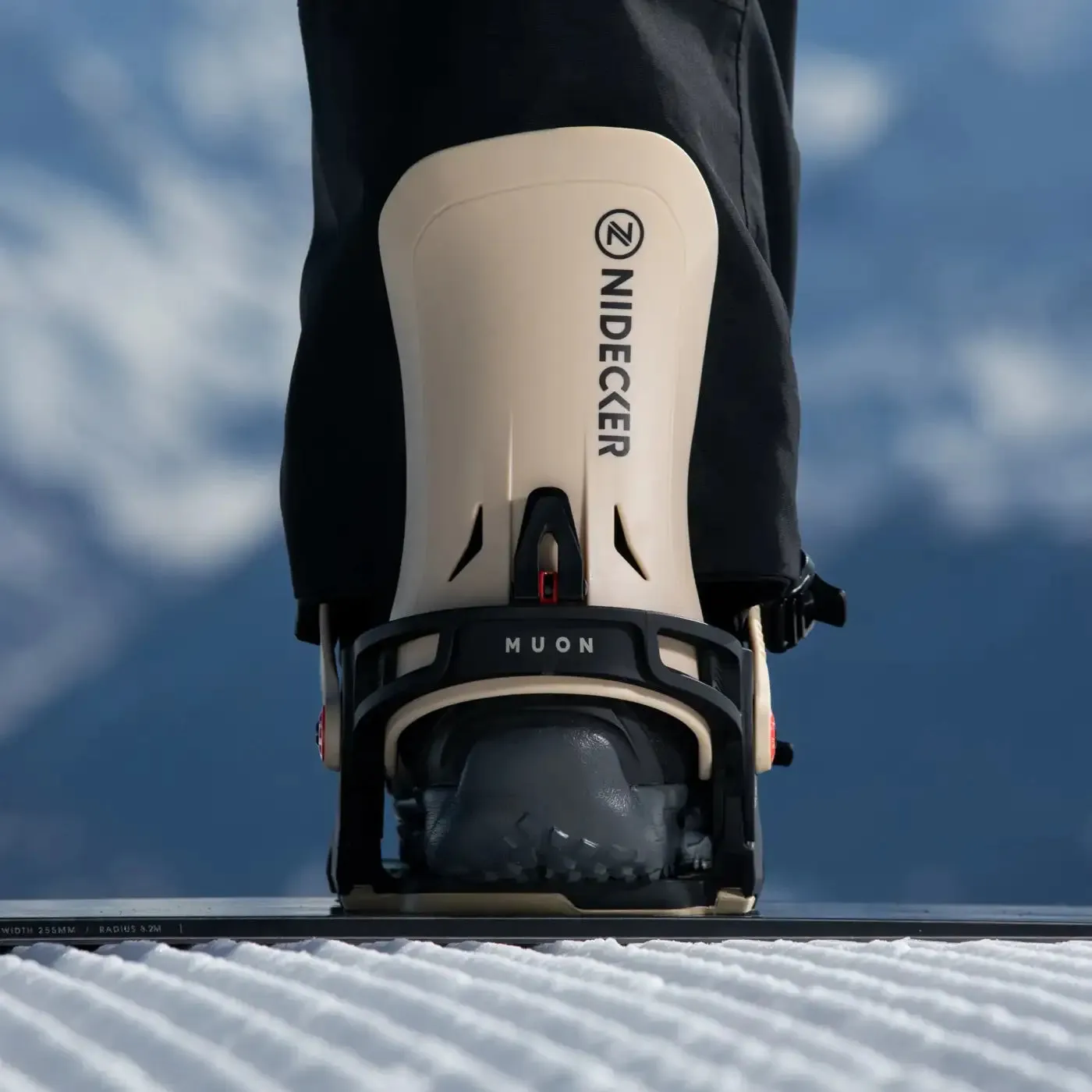 Niedecker Muon fixation snowboard polyvalente