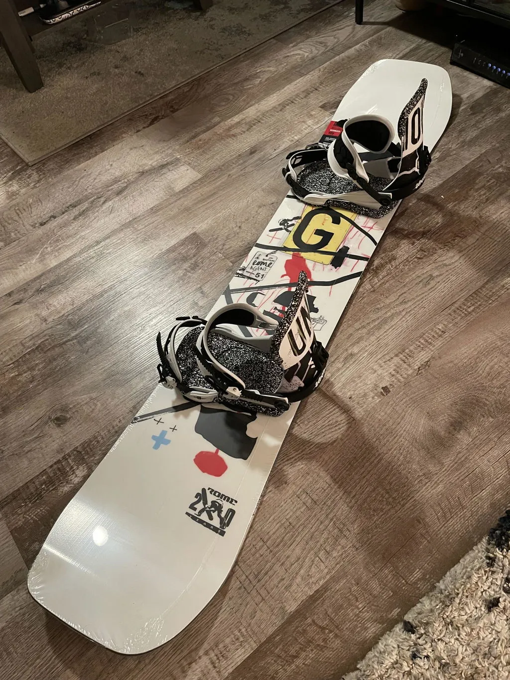 Rome SDS Agent snowboard polyvalent twin freestyle