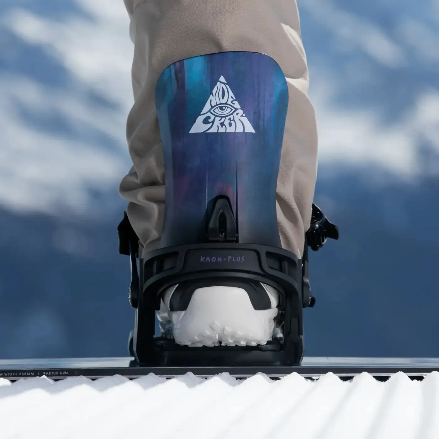 Niedecker Kaon Plus fixations snowboard
