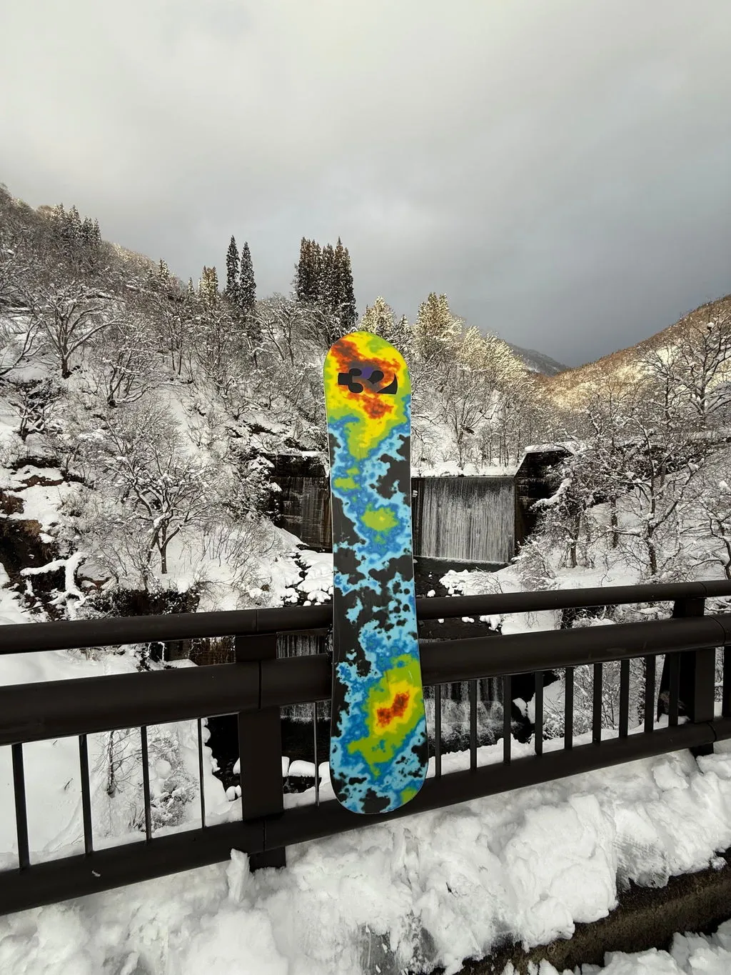Thirtytwo Atmosphere snowboard directionnel