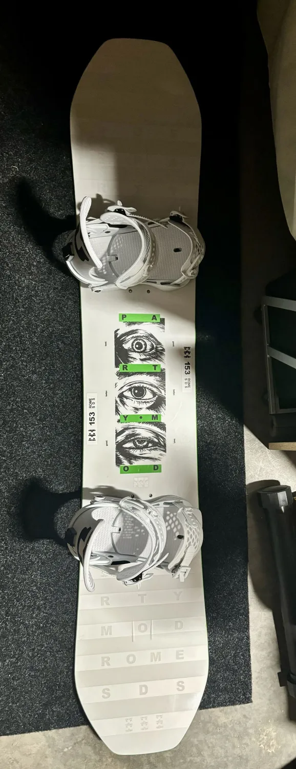 Rome SDS Party Mod snowboard twin contact rocker