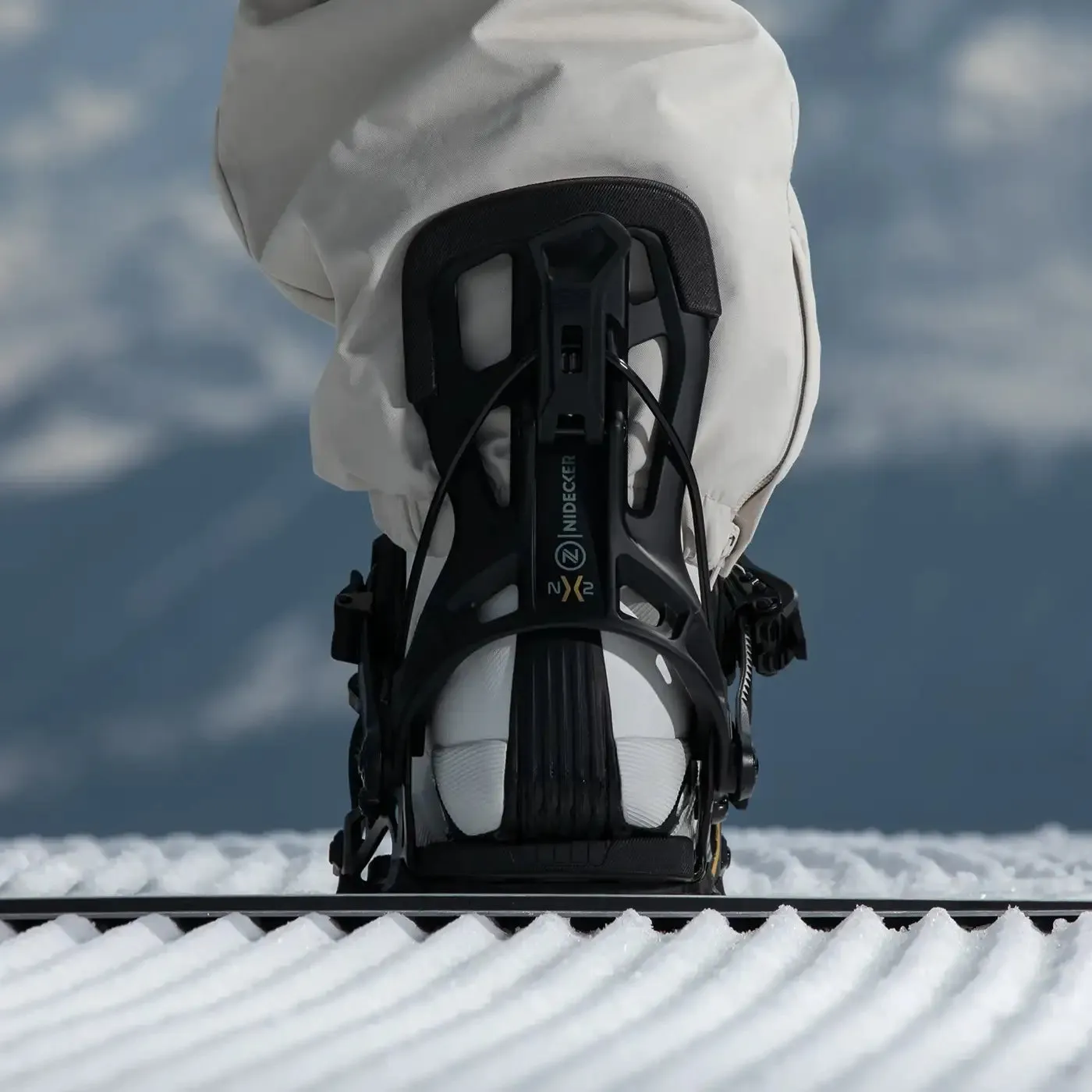 Flow NX2 Hybrid fixation snowboard aluminium