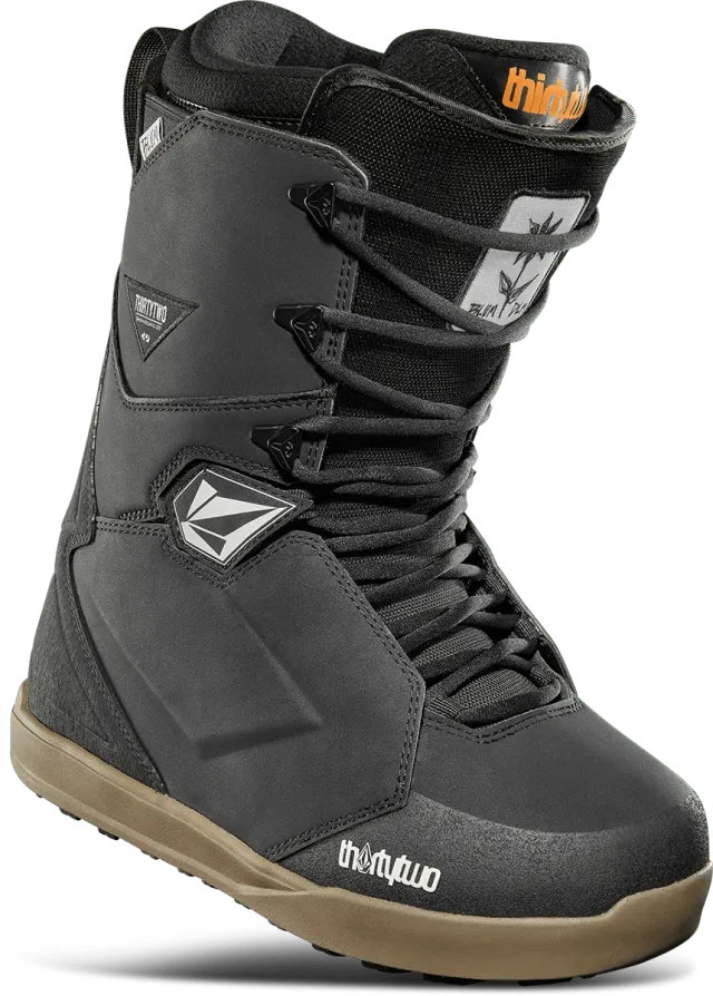 Thirtytwo Lashed X Volcom bottes de snowboard BLACK/GUM flex medium