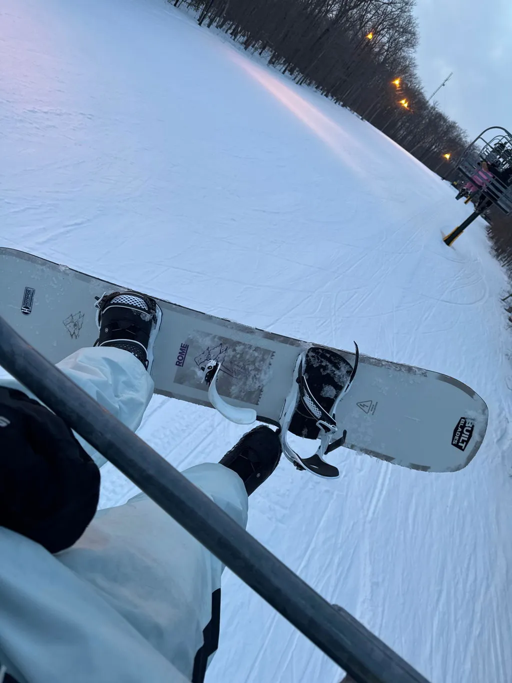 Rome SDS Stale Fish snowboard poudre taper 15 mm